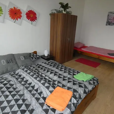 Krátkodobé Pobyty Na Horách, Apartmán *